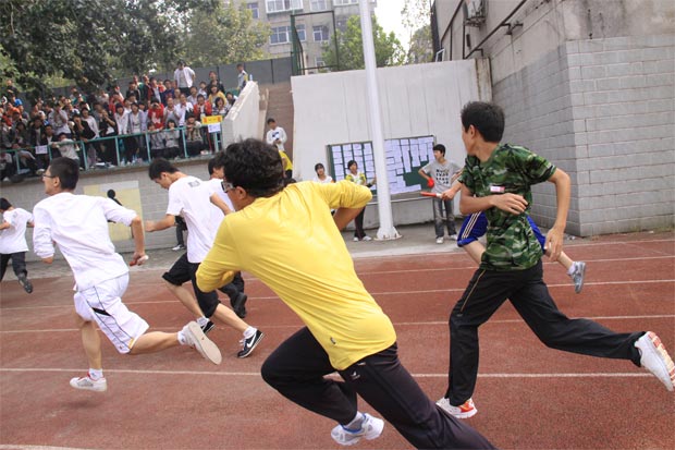 2011郑州五中运动会长短跑及接力赛